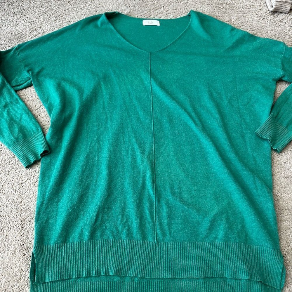 ISH Green V-Neck Sweater Soft Texture